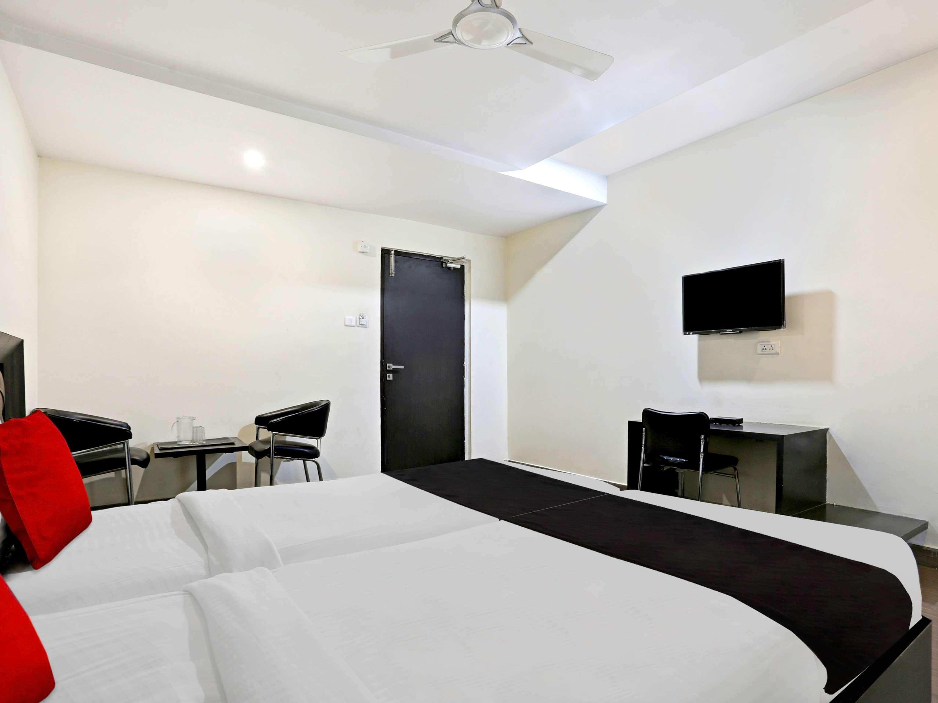 Townhouse Halcyon Deccan Inn Near Shilparamam Kondapur  Luaran gambar