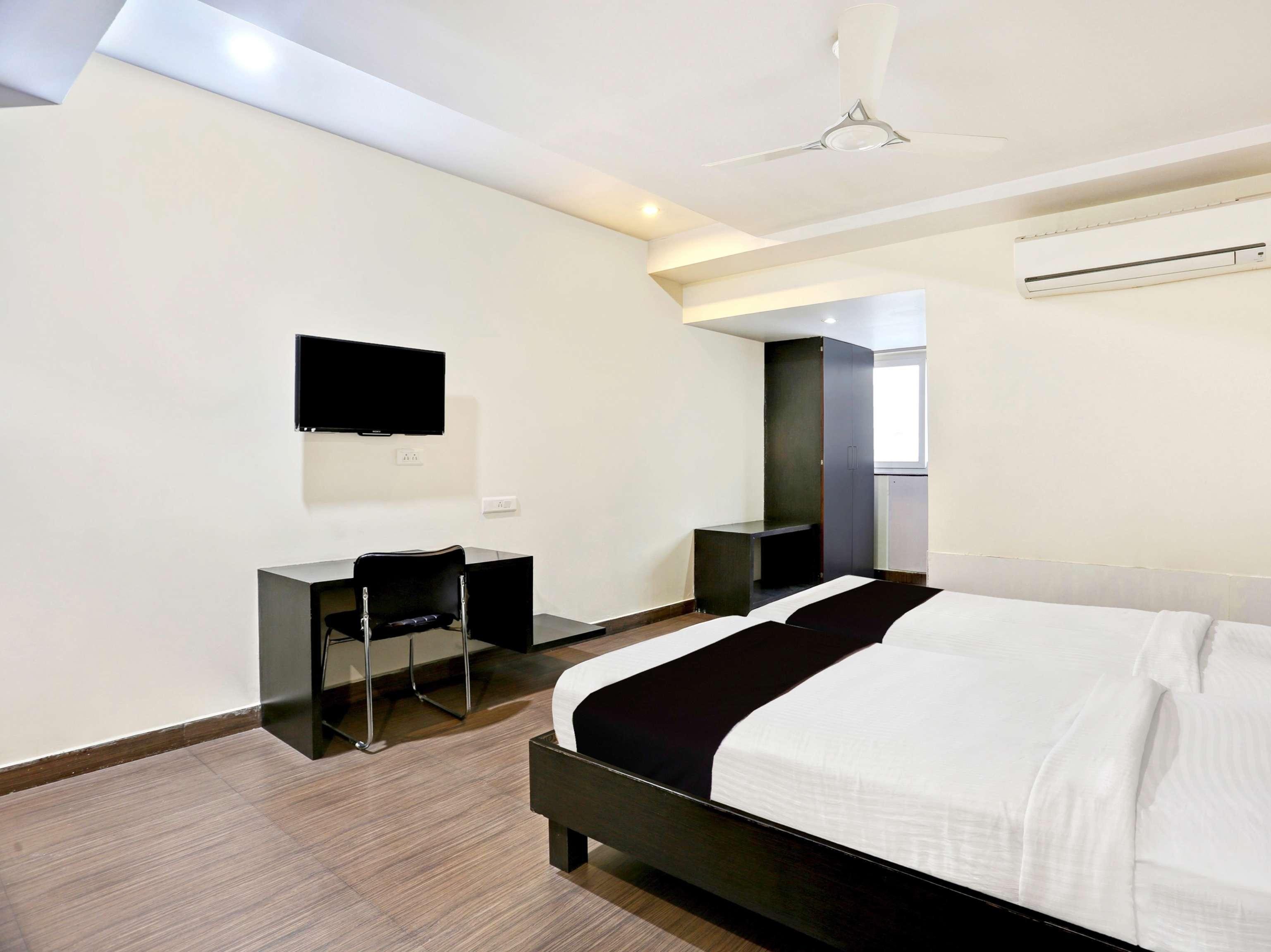Townhouse Halcyon Deccan Inn Near Shilparamam Kondapur  Luaran gambar