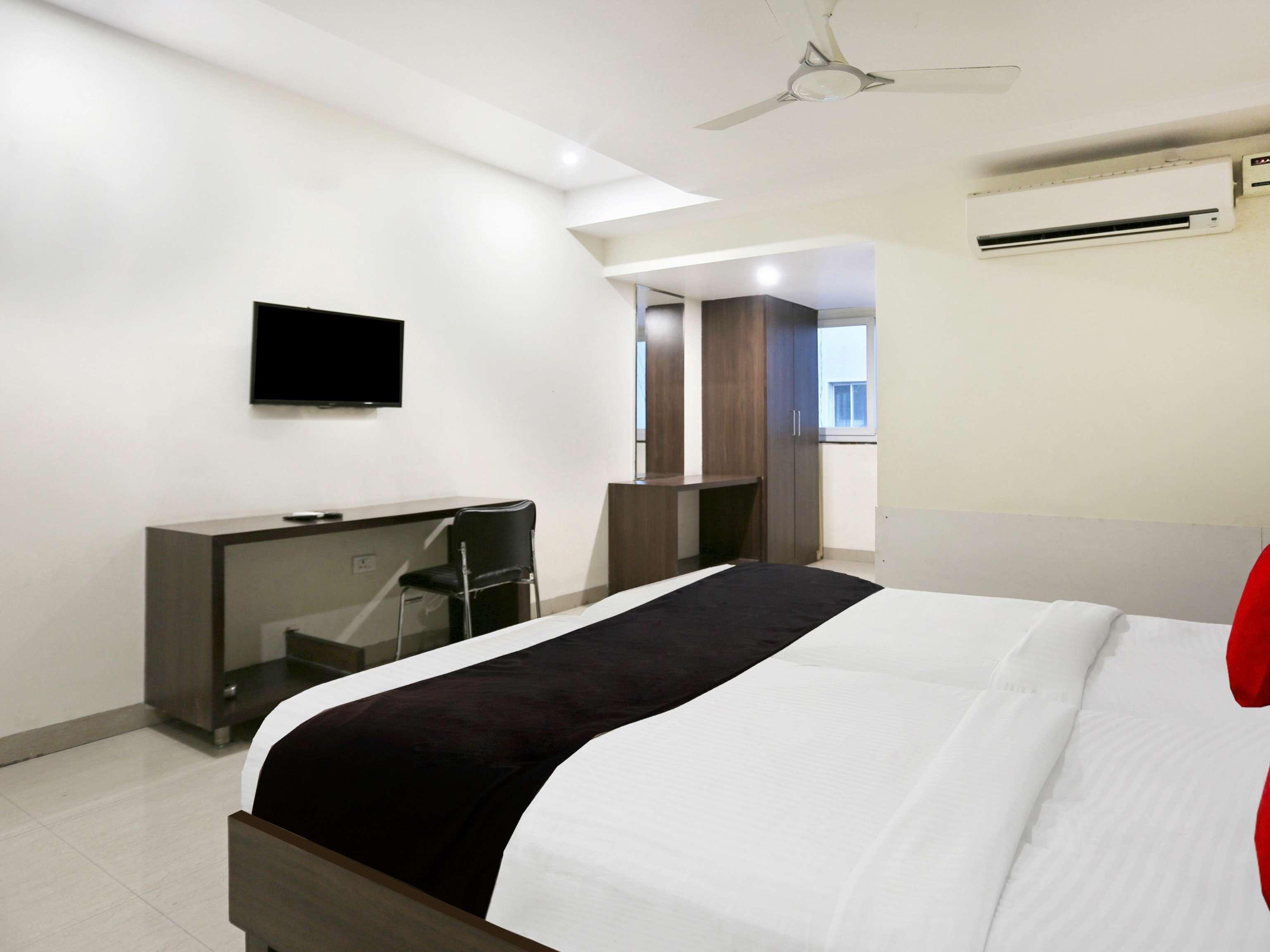 Townhouse Halcyon Deccan Inn Near Shilparamam Kondapur  Luaran gambar