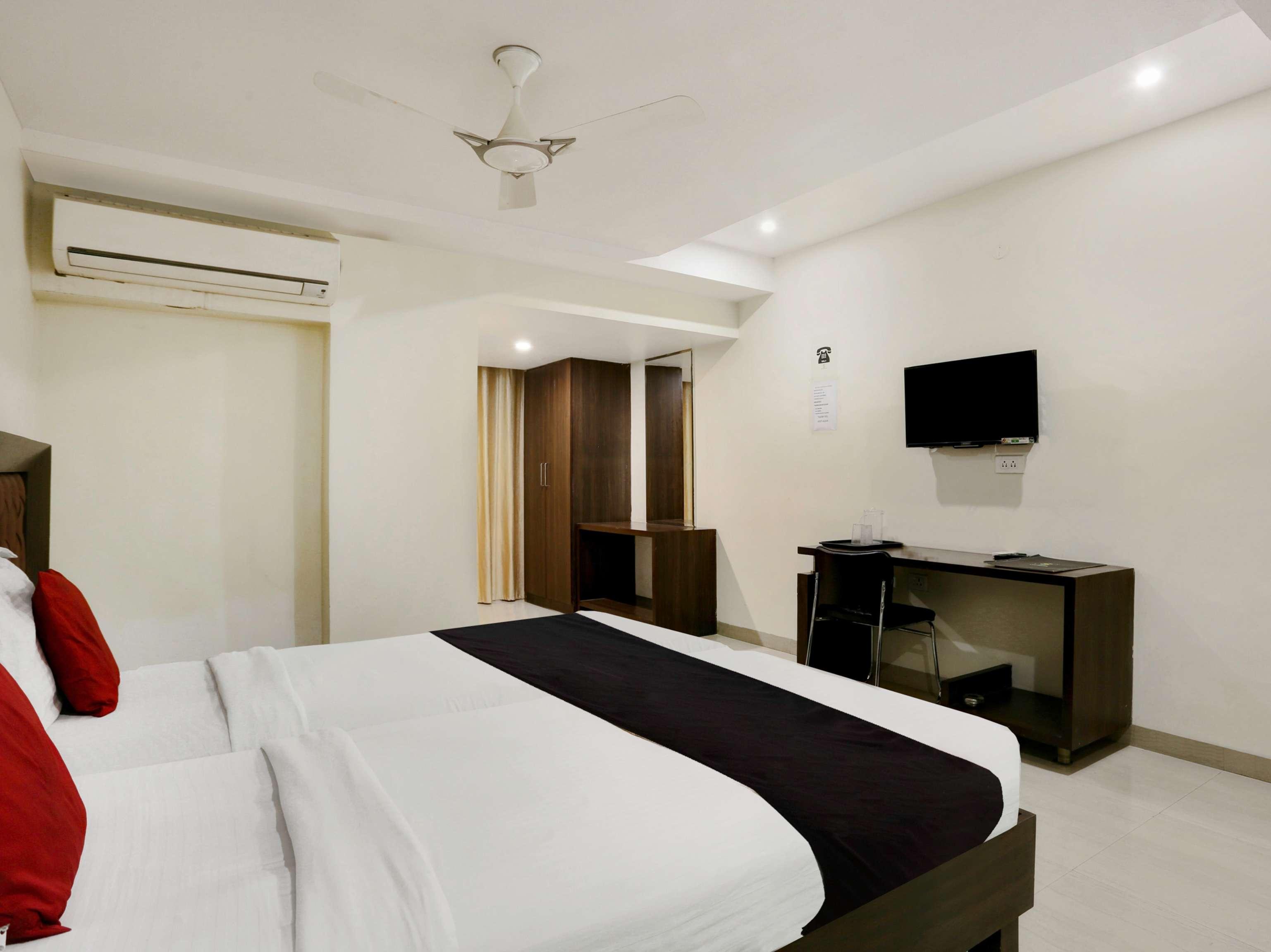Townhouse Halcyon Deccan Inn Near Shilparamam Kondapur  Luaran gambar