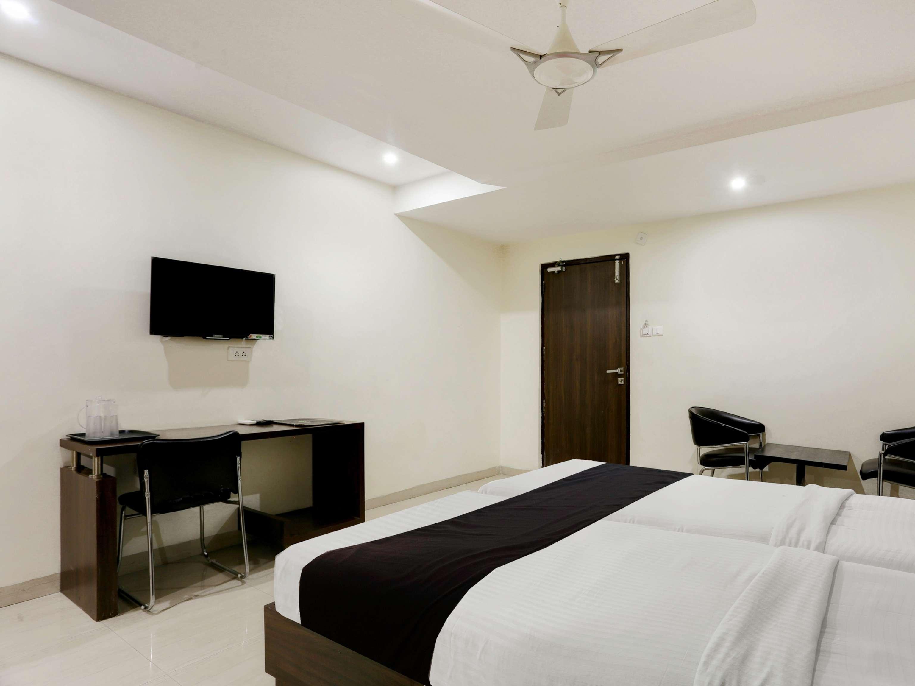 Townhouse Halcyon Deccan Inn Near Shilparamam Kondapur  Luaran gambar