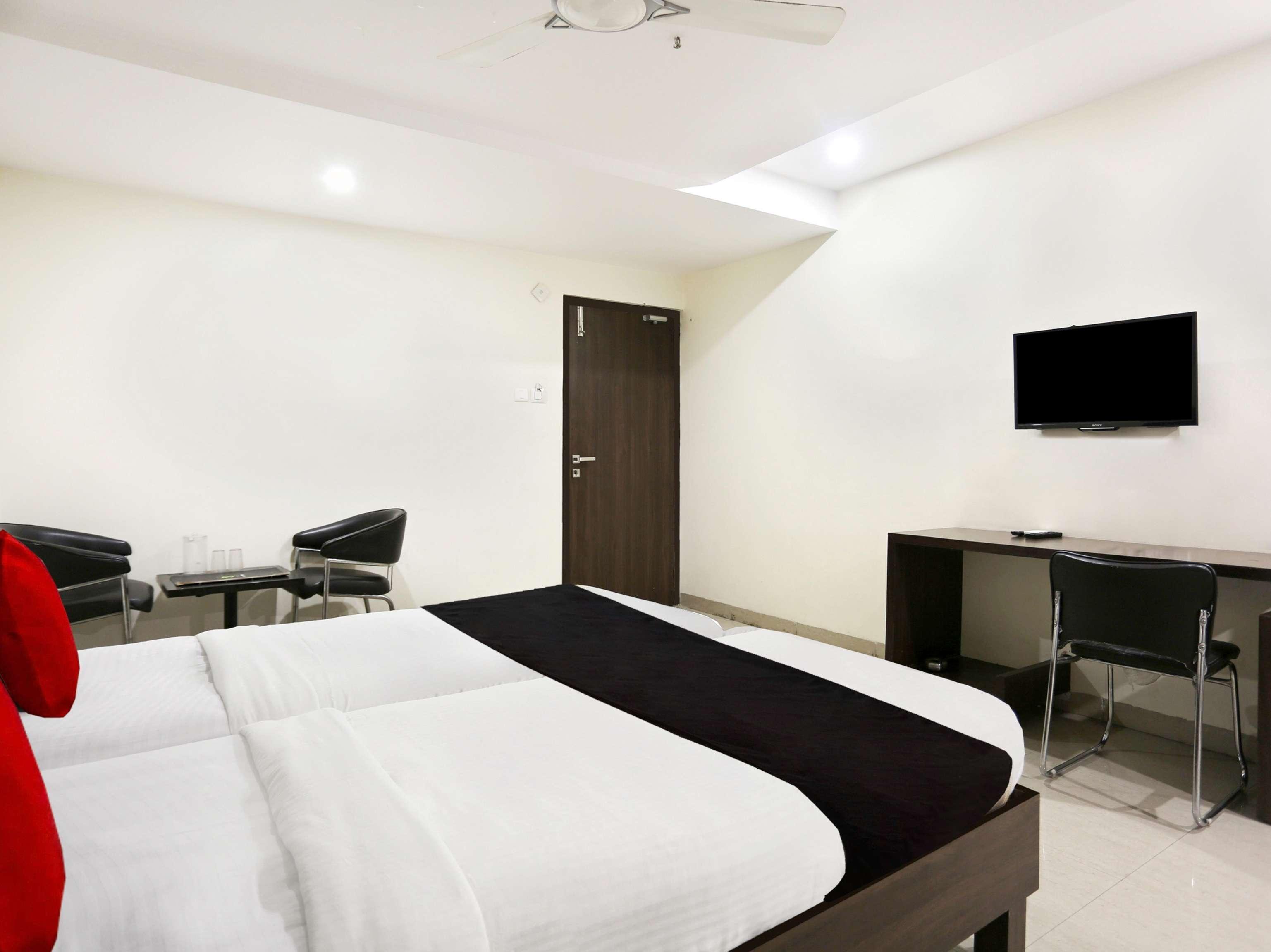 Townhouse Halcyon Deccan Inn Near Shilparamam Kondapur  Luaran gambar