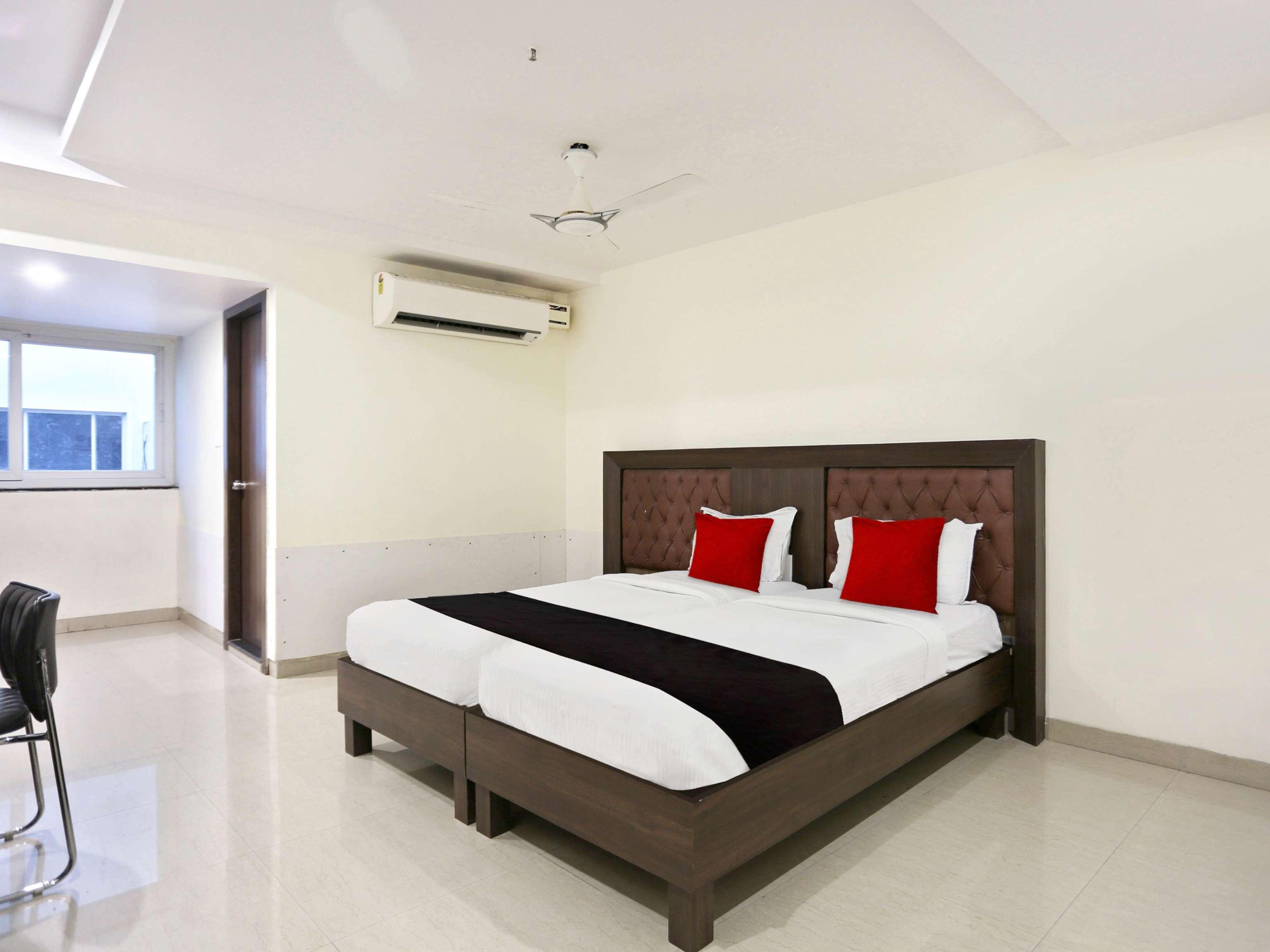 Townhouse Halcyon Deccan Inn Near Shilparamam Kondapur  Luaran gambar