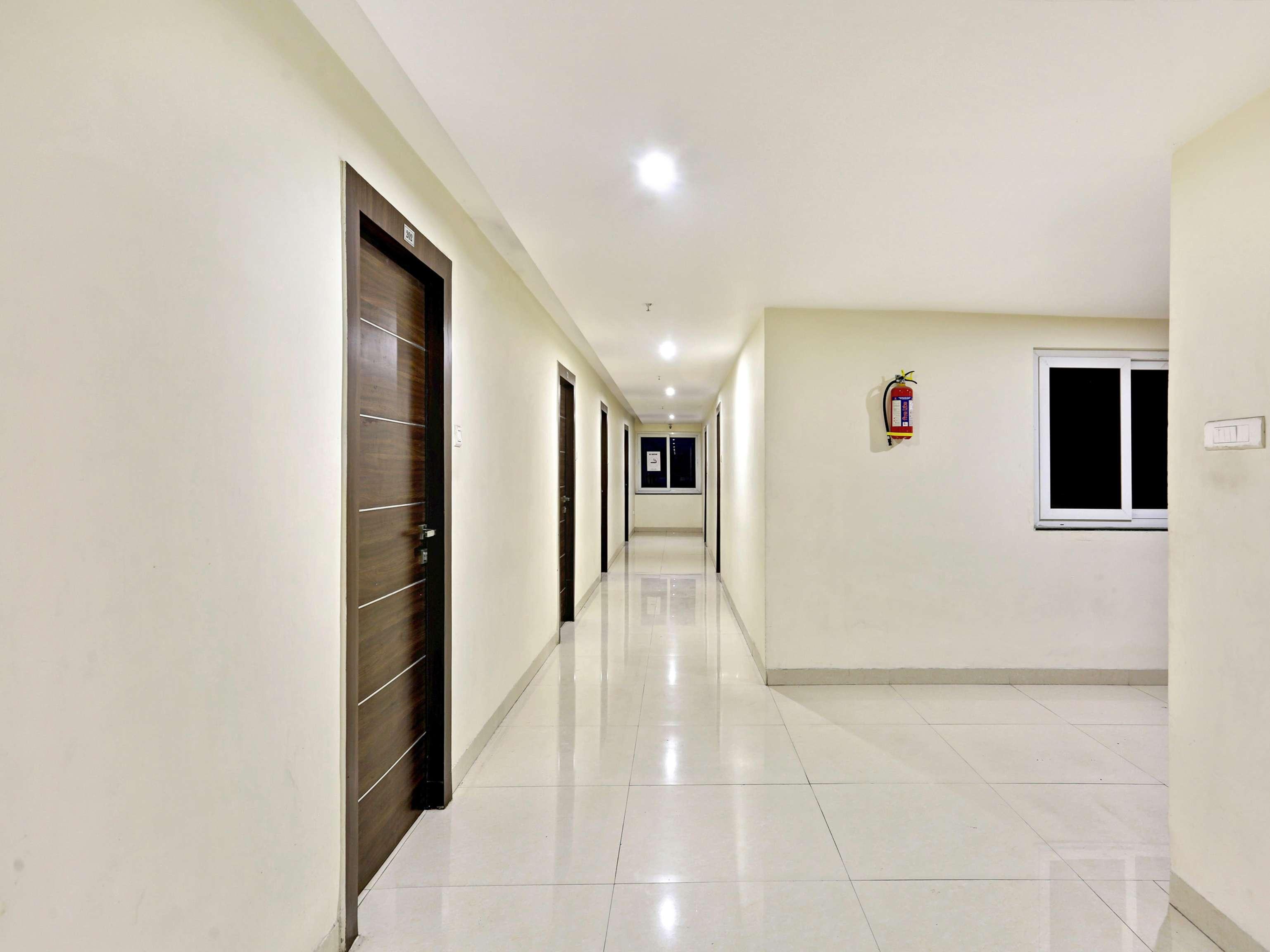 Townhouse Halcyon Deccan Inn Near Shilparamam Kondapur  Luaran gambar