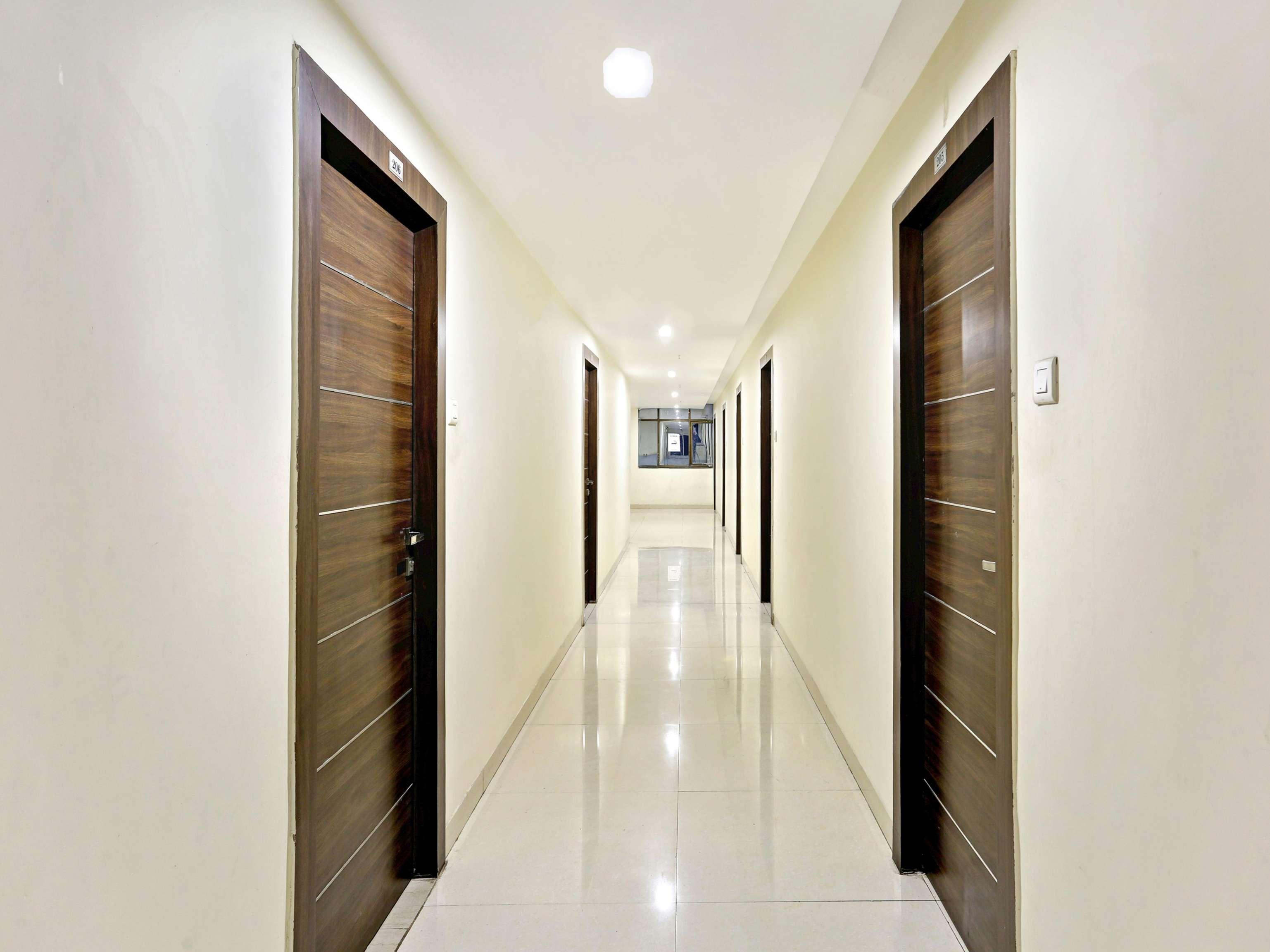 Townhouse Halcyon Deccan Inn Near Shilparamam Kondapur  Luaran gambar