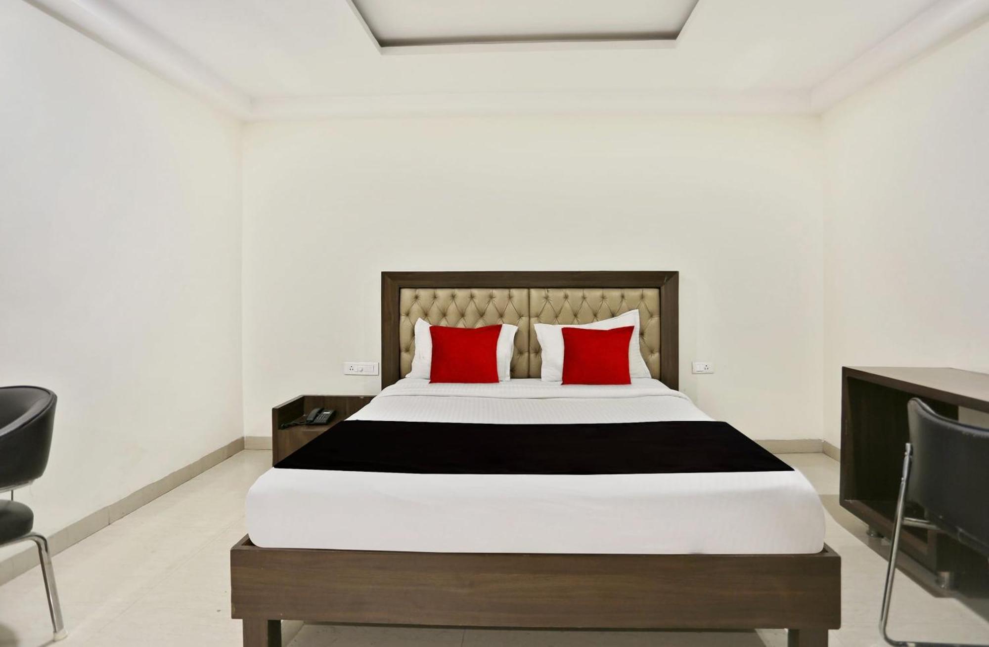 Townhouse Halcyon Deccan Inn Near Shilparamam Kondapur  Luaran gambar