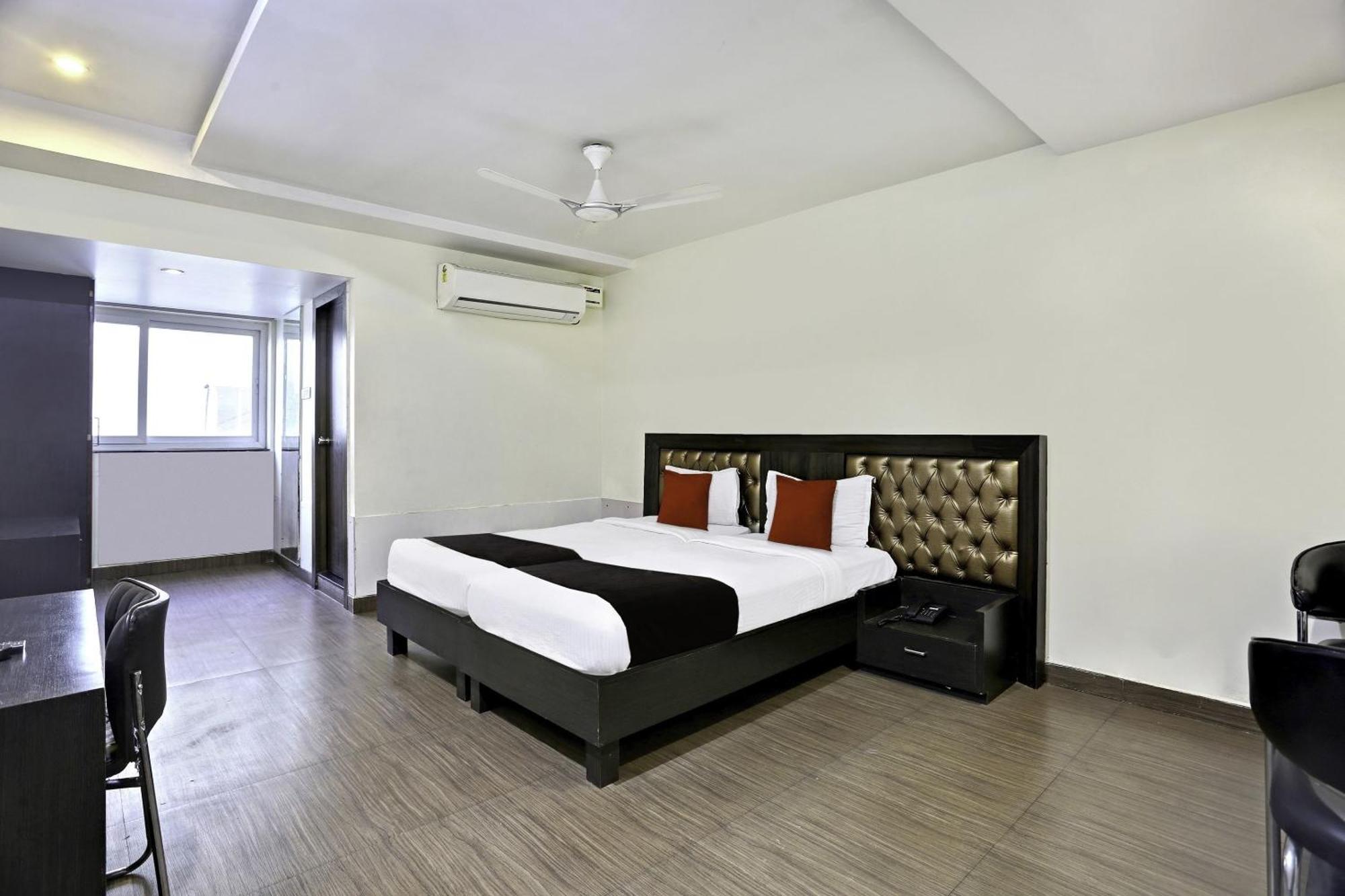 Townhouse Halcyon Deccan Inn Near Shilparamam Kondapur  Luaran gambar