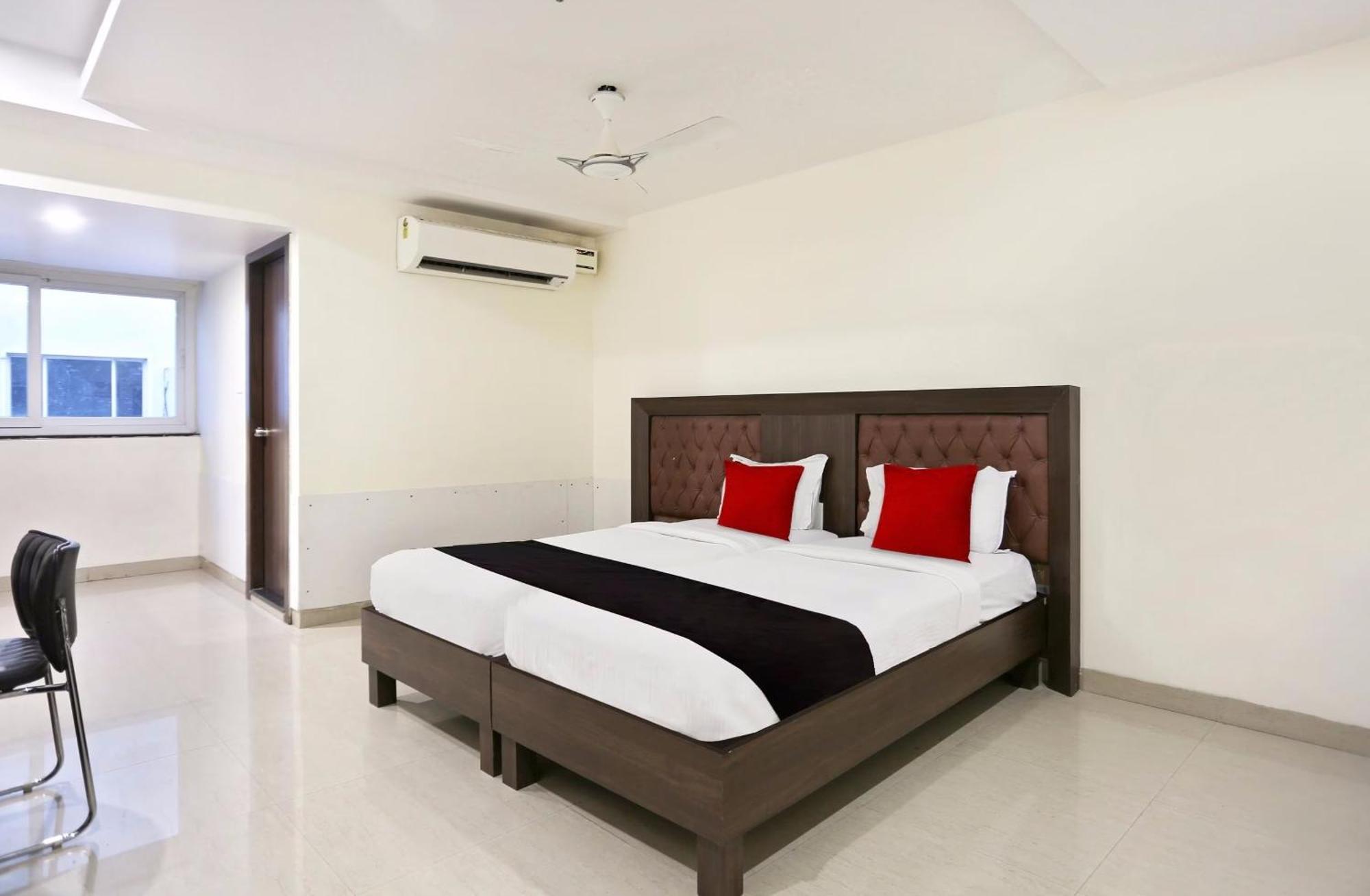 Townhouse Halcyon Deccan Inn Near Shilparamam Kondapur  Luaran gambar
