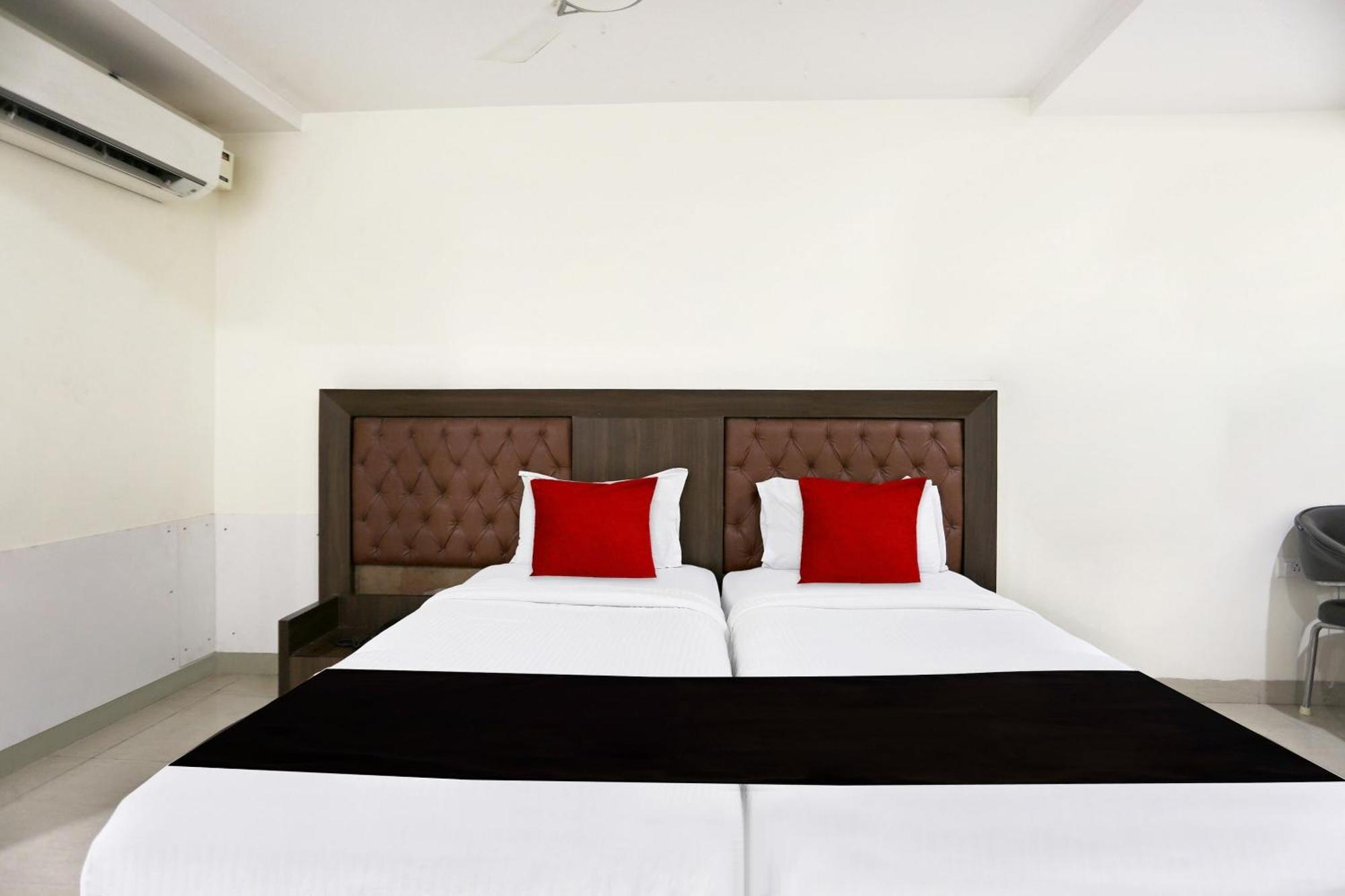 Townhouse Halcyon Deccan Inn Near Shilparamam Kondapur  Luaran gambar