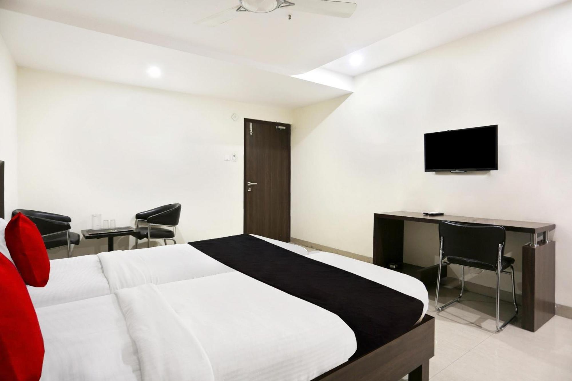 Townhouse Halcyon Deccan Inn Near Shilparamam Kondapur  Luaran gambar
