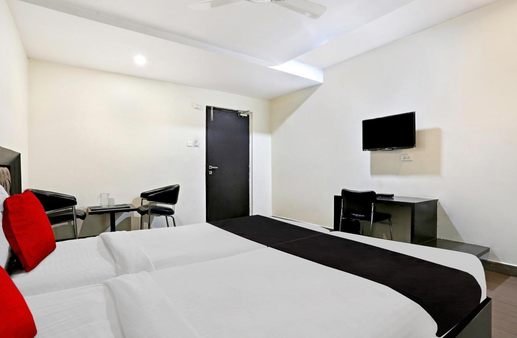 Townhouse Halcyon Deccan Inn Near Shilparamam Kondapur  Luaran gambar