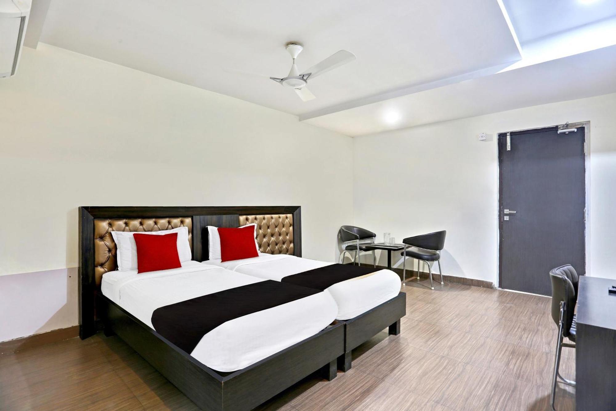 Townhouse Halcyon Deccan Inn Near Shilparamam Kondapur  Luaran gambar