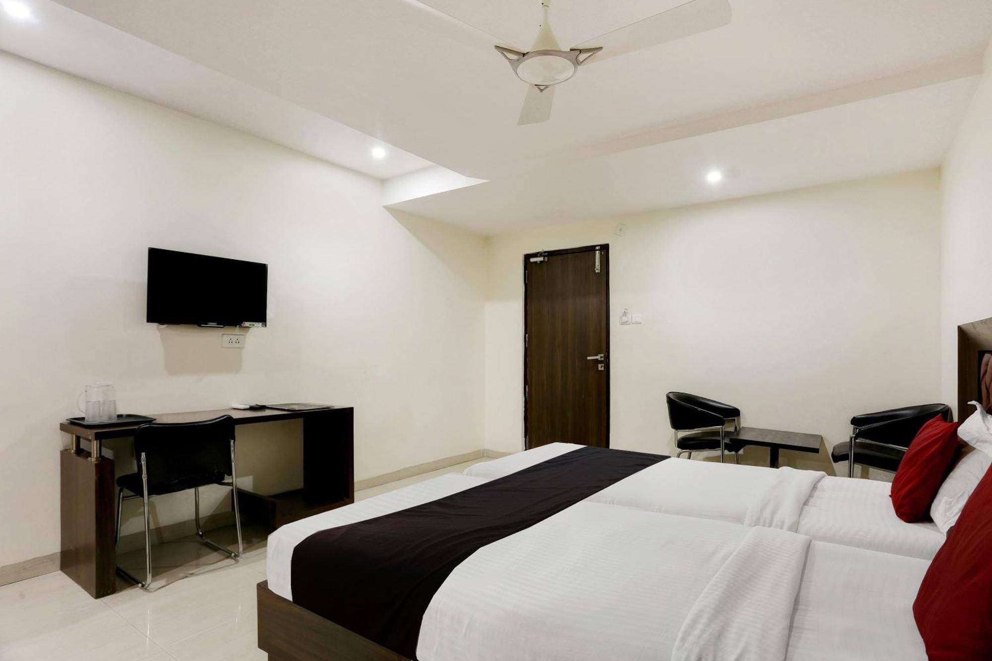 Townhouse Halcyon Deccan Inn Near Shilparamam Kondapur  Luaran gambar