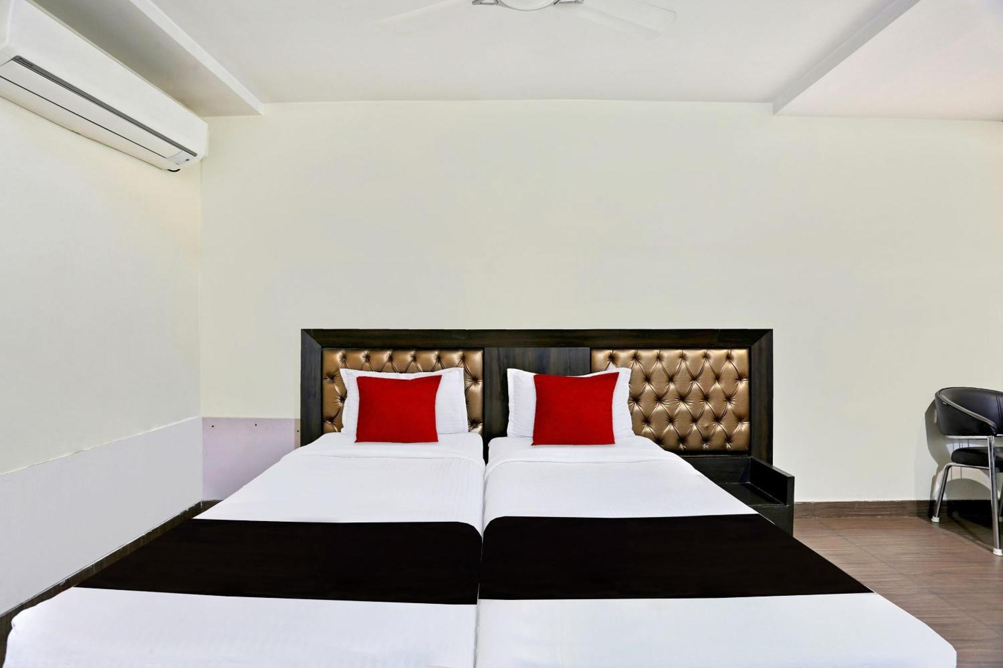 Townhouse Halcyon Deccan Inn Near Shilparamam Kondapur  Luaran gambar